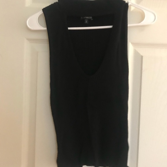 Tops and dresses - Picture 2 of 5